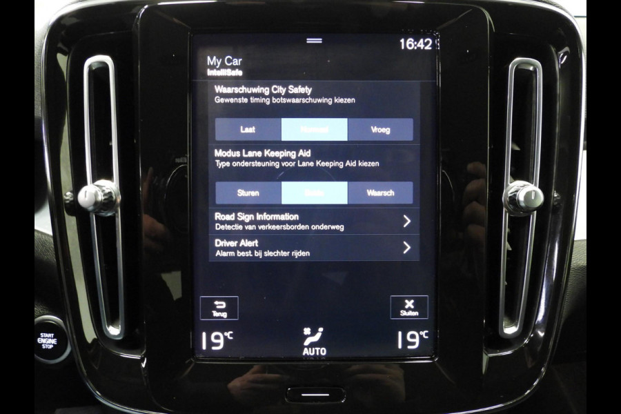 Volvo XC40 1.5 T4 Recharge Inscription Expression NAVI/CAMERA/LED/18"LMV!