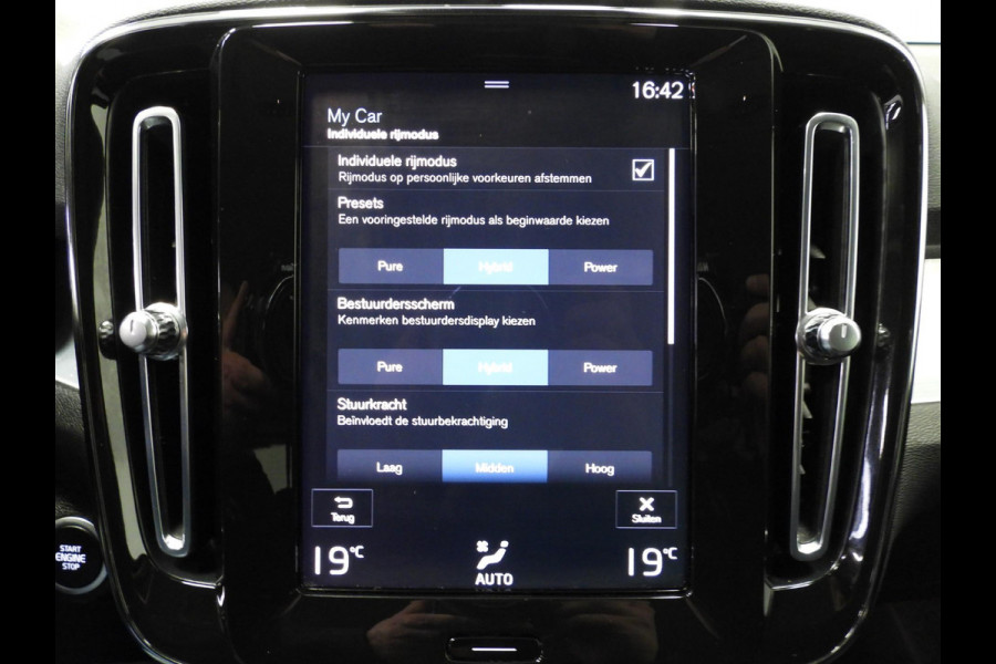 Volvo XC40 1.5 T4 Recharge Inscription Expression NAVI/CAMERA/LED/18"LMV!