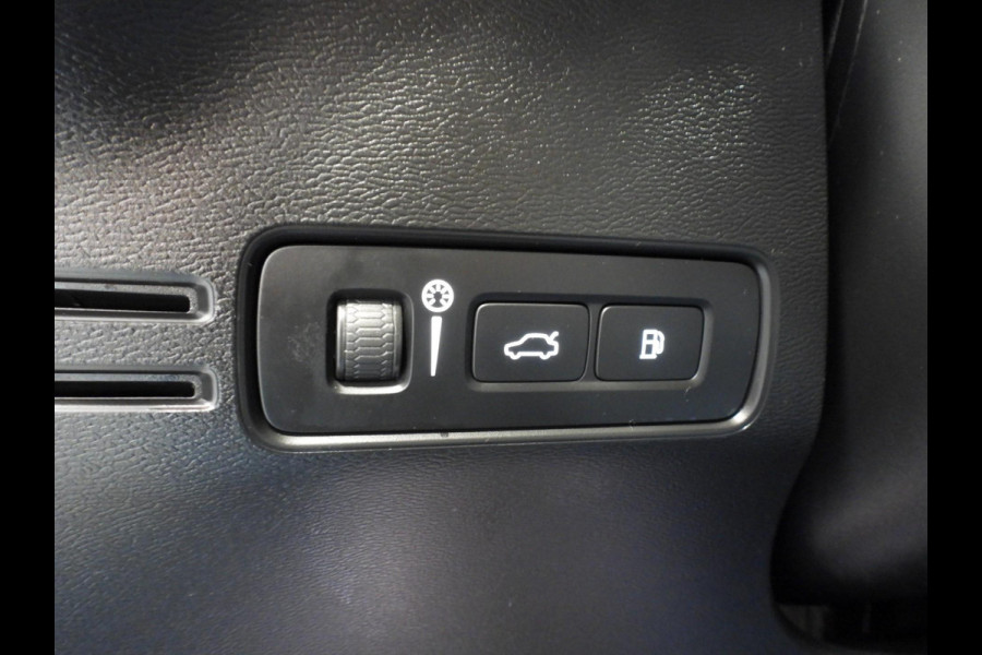 Volvo XC40 1.5 T4 Recharge Inscription Expression NAVI/CAMERA/LED/18"LMV!