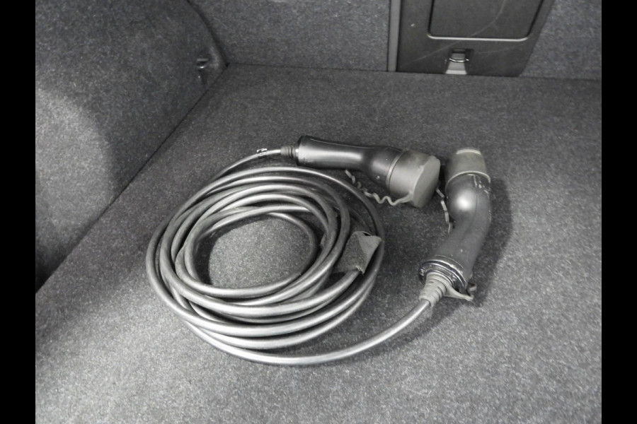 Volvo XC40 1.5 T4 Recharge Inscription Expression NAVI/CAMERA/LED/18"LMV!