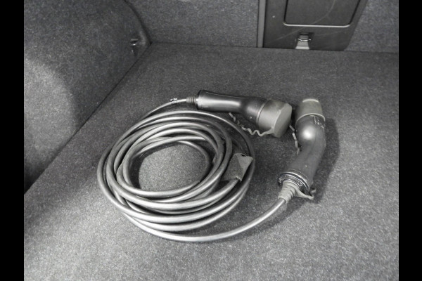 Volvo XC40 1.5 T4 Recharge Inscription Expression NAVI/CAMERA/LED/18"LMV!