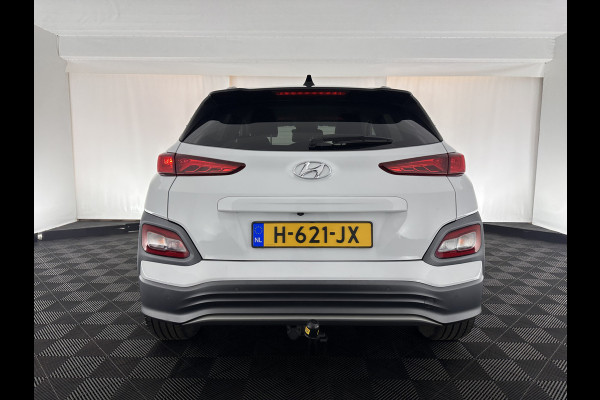Hyundai Kona EV Premium 64 kWh [ 3-Fase ] (INCL-BTW) *HEAT-PUMP | FULL-LEATHER | HEAD-UP | FULL-LED | NAVI-FULLMAP | DAB | ADAPTIVE-CRUISE | KRELL-AUDIO | KEYLESS | CAMERA | BLIND-SPOT | LANE-ASSIST | DIGI-COCKPIT | COMFORT-SEATS | 1