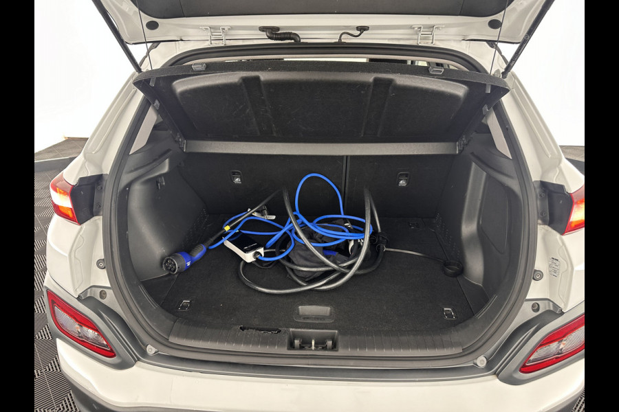 Hyundai Kona EV Premium 64 kWh [ 3-Fase ] (INCL-BTW) *HEAT-PUMP | FULL-LEATHER | HEAD-UP | FULL-LED | NAVI-FULLMAP | DAB | ADAPTIVE-CRUISE | KRELL-AUDIO | KEYLESS | CAMERA | BLIND-SPOT | LANE-ASSIST | DIGI-COCKPIT | COMFORT-SEATS | 1