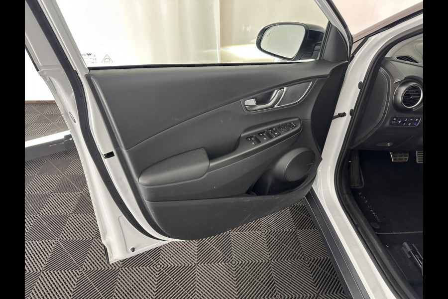 Hyundai Kona EV Premium 64 kWh [ 3-Fase ] (INCL-BTW) *HEAT-PUMP | FULL-LEATHER | HEAD-UP | FULL-LED | NAVI-FULLMAP | DAB | ADAPTIVE-CRUISE | KRELL-AUDIO | KEYLESS | CAMERA | BLIND-SPOT | LANE-ASSIST | DIGI-COCKPIT | COMFORT-SEATS | 1