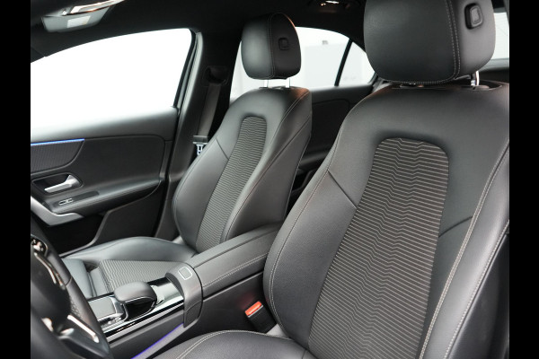 Mercedes-Benz A-Klasse 250 e Business Solution Luxury Plug in Hybrid PHEV | MBUX Widescreen | Camera | Carplay | Sfeerverlichting | Stoelverwarming |