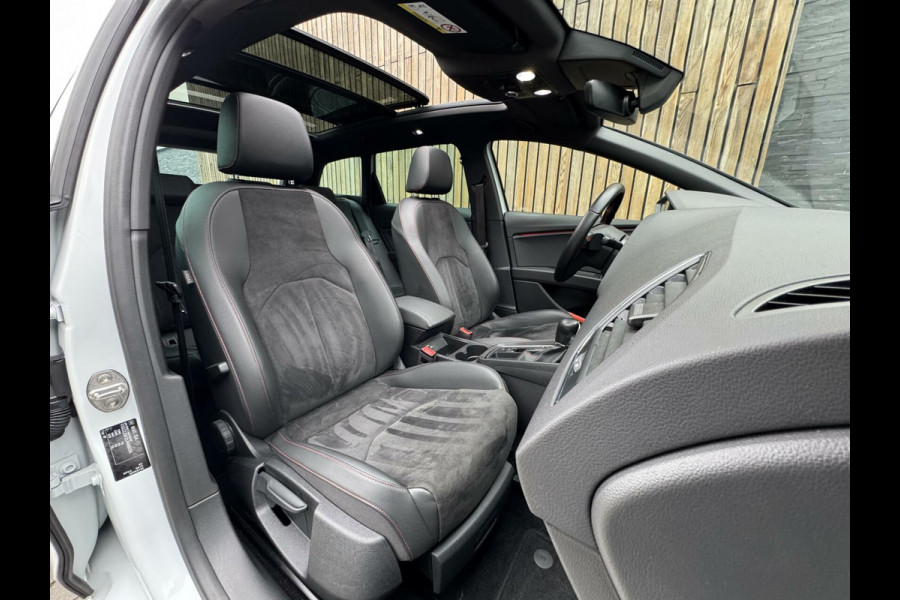 Seat León ST 1.5 TSI FR Ultimate Edition Black Automaat | Panoramadak | Leer/alcantara bekleding | Beats Audio | Sfeerverlichting | DCC | Key
