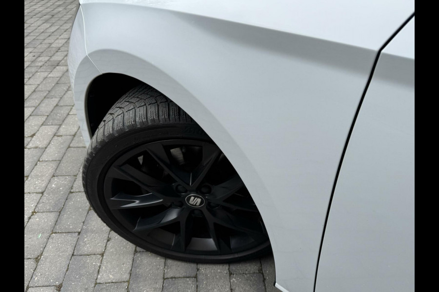 Seat León ST 1.5 TSI FR Ultimate Edition Black Automaat | Panoramadak | Leer/alcantara bekleding | Beats Audio | Sfeerverlichting | DCC | Key