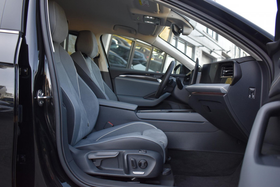Volkswagen Passat Variant 1.5 eTSI Business Lane ACC Massage Camera