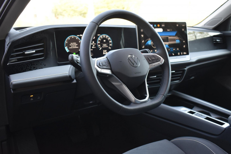 Volkswagen Passat Variant 1.5 eTSI Business Lane ACC Massage Camera