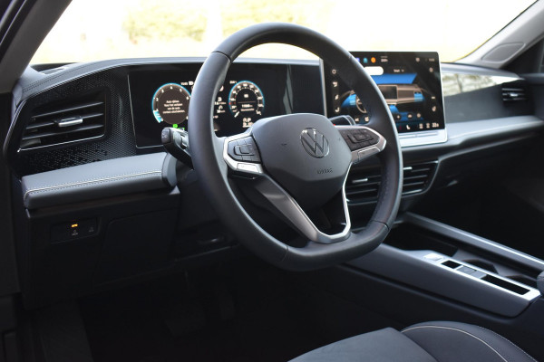 Volkswagen Passat Variant 1.5 eTSI Business Lane ACC Massage Camera