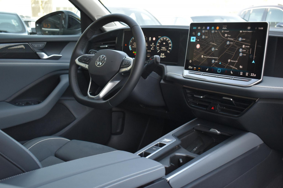 Volkswagen Passat Variant 1.5 eTSI Business Lane ACC Massage Camera