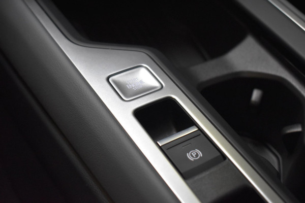 Volkswagen Passat Variant 1.5 eTSI Business Lane ACC Massage Camera
