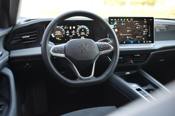 Volkswagen Passat Variant 1.5 eTSI Business Lane ACC Massage Camera