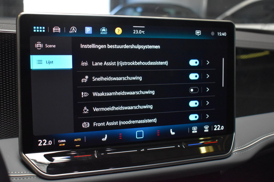 Volkswagen Passat Variant 1.5 eTSI Business Lane ACC Massage Camera