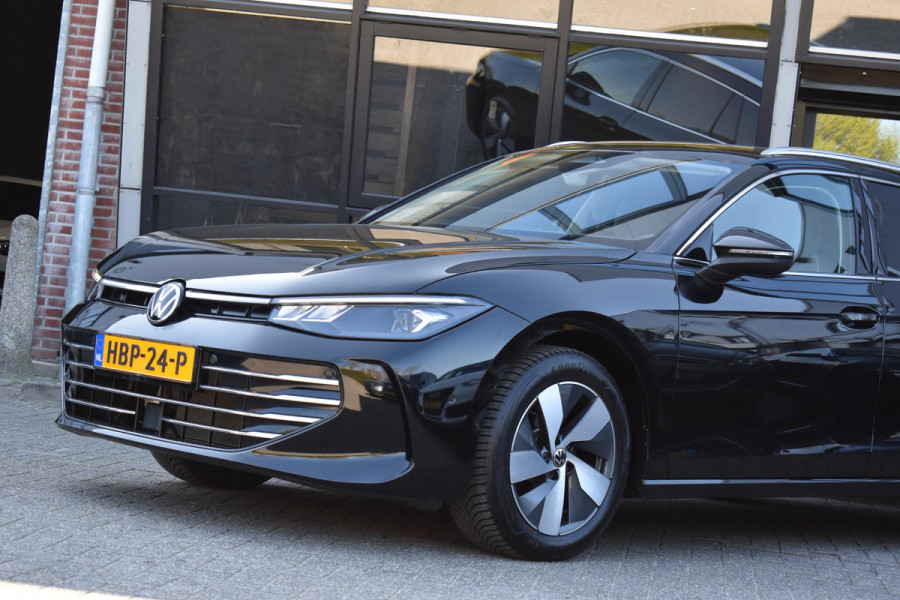 Volkswagen Passat Variant 1.5 eTSI Business Lane ACC Massage Camera