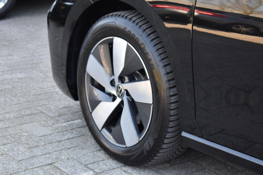 Volkswagen Passat Variant 1.5 eTSI Business Lane ACC Massage Camera