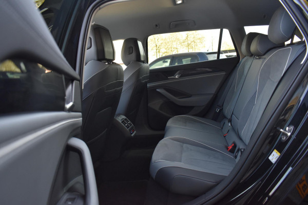 Volkswagen Passat Variant 1.5 eTSI Business Lane ACC Massage Camera