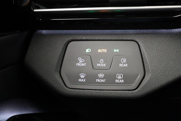 Volkswagen ID.4 Pro Business 77 kWh | Achteruitrijcamera | Led matrix | Navigatie | Elektrische Achterklep |  19"inch LM Velgen |