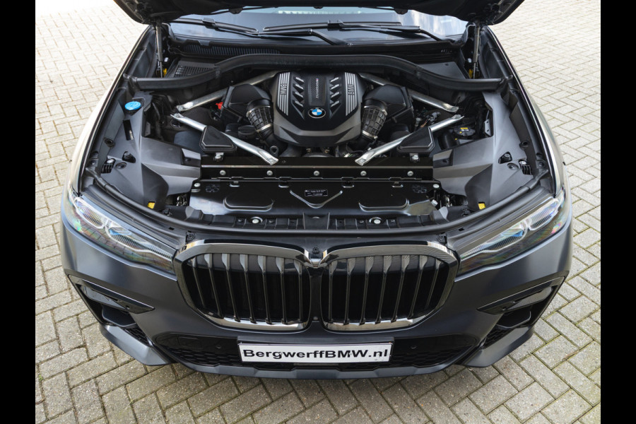 BMW X7 M50i - 6-Zits - Edition ''Dark Shadow'' - 1-Hand - Bowers & Wilkins - Standkachel