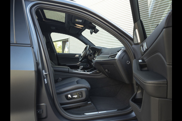 BMW X7 M50i - 6-Zits - Edition ''Dark Shadow'' - 1-Hand - Bowers & Wilkins - Standkachel