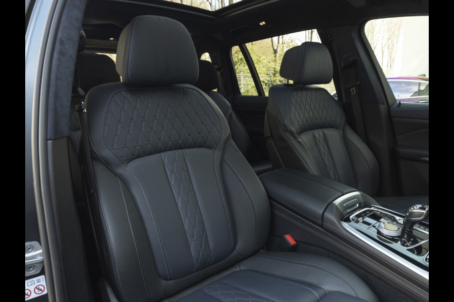 BMW X7 M50i - 6-Zits - Edition ''Dark Shadow'' - 1-Hand - Bowers & Wilkins - Standkachel