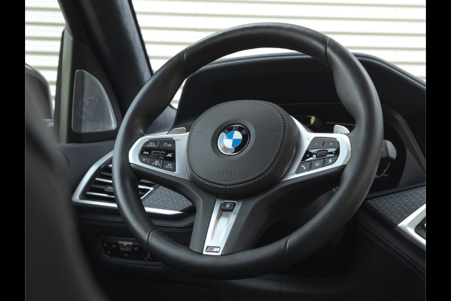 BMW X7 M50i - 6-Zits - Edition ''Dark Shadow'' - 1-Hand - Bowers & Wilkins - Standkachel