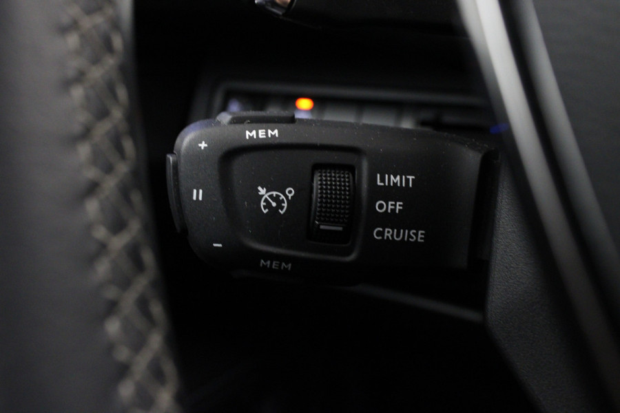Peugeot 5008 1.2 PureTech Allure |Navi|Camera| *Pasen geopend!*