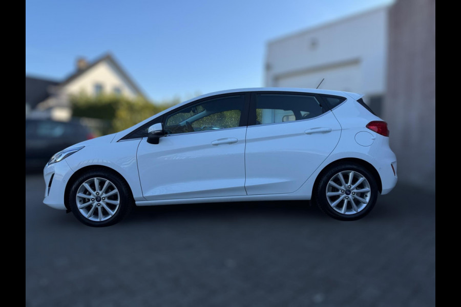 Ford Fiesta 1.0 EcoBoost Titanium NIEUWE RIEM / WINTERPACK / INPARKEREN / LMV / CARPLAY / NAVIGATIE / ACC / CAMERA