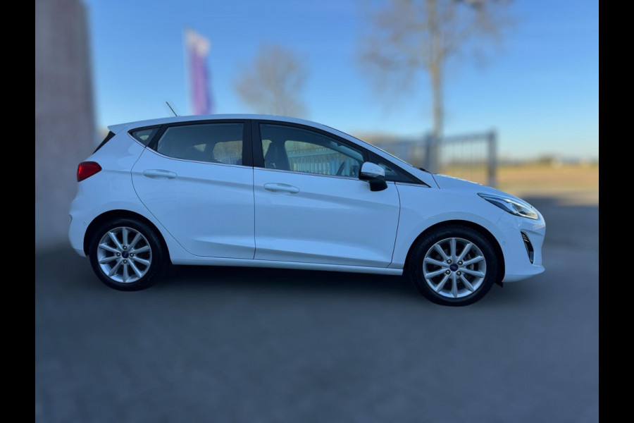 Ford Fiesta 1.0 EcoBoost Titanium NIEUWE RIEM / WINTERPACK / INPARKEREN / LMV / CARPLAY / NAVIGATIE / ACC / CAMERA