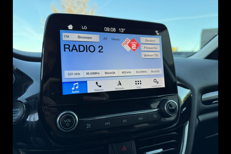 Ford Fiesta 1.0 EcoBoost Titanium NIEUWE RIEM / WINTERPACK / INPARKEREN / LMV / CARPLAY / NAVIGATIE / ACC / CAMERA