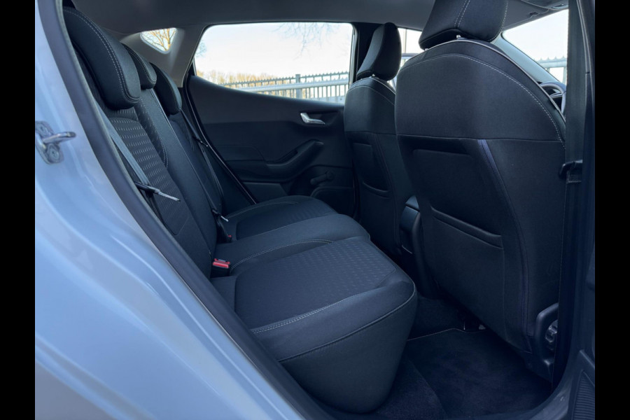 Ford Fiesta 1.0 EcoBoost Titanium NIEUWE RIEM / WINTERPACK / INPARKEREN / LMV / CARPLAY / NAVIGATIE / ACC / CAMERA