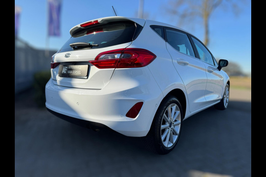 Ford Fiesta 1.0 EcoBoost Titanium NIEUWE RIEM / WINTERPACK / INPARKEREN / LMV / CARPLAY / NAVIGATIE / ACC / CAMERA