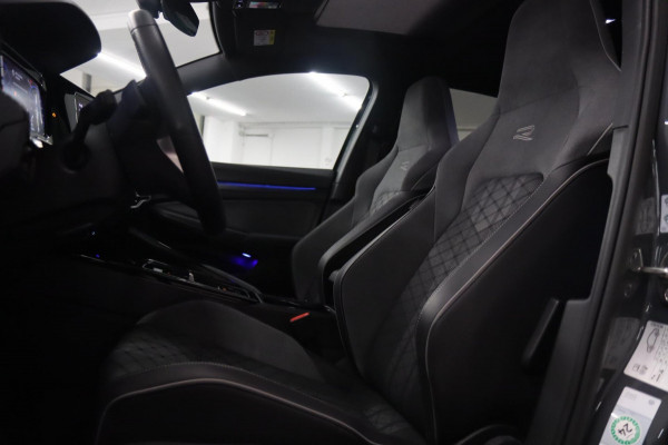 Volkswagen Golf 1.5 eTSI R-Line 150 PK Pano/Blackstyle/Cam/HUD/ACC/LANEASSIST/VOL