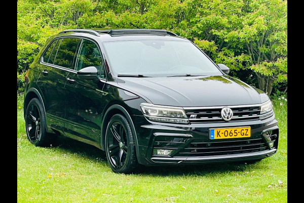 Volkswagen Tiguan 2.0 TDI R-Line/ DSG Autommat/Leer/Pano/Trekhaak