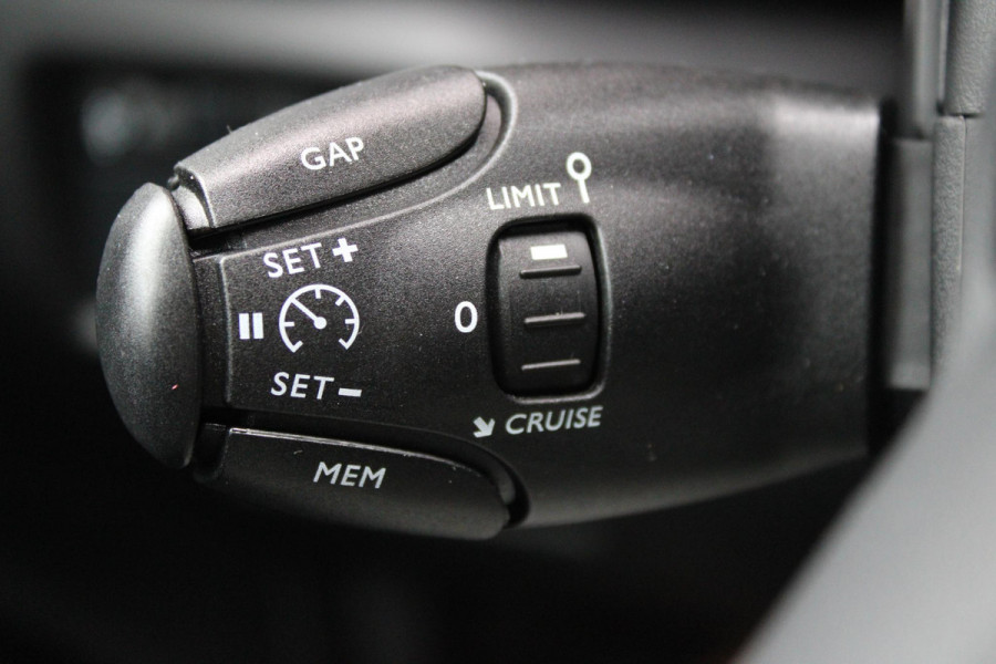 Citroën C5 Aircross 1.6 Plug-in 225PK Hybrid FEEL | 18" LICHTMETALEN VELGEN | NAVIGATIE | APPLE CARPLAY/ANDROID AUTO | ACHTERUITRIJ CAMERA | CLIMATE CONTROL | DAB+ RADIO | KEYLESS ENTRY/START | ADAPTIVE CRUISE CONTROL |