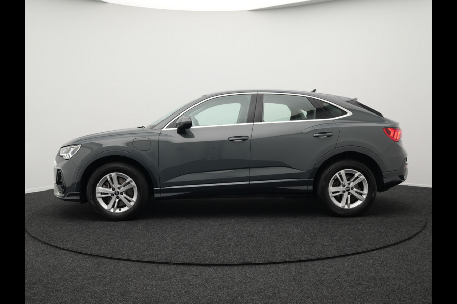 Audi Q3 Sportback 45 TFSI e Edition Plug in Hybrid Nano Grey Metallic 245pk PHEV | Navigatie | Adaptive Cruise | Trekhaak af Fabriek | Stoelverwarming | DAB | Climate Control | Virtual |