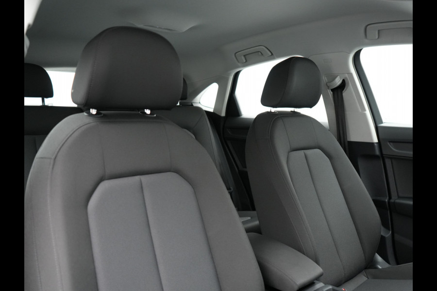 Audi Q3 Sportback 45 TFSI e Edition Plug in Hybrid Nano Grey Metallic 245pk PHEV | Navigatie | Adaptive Cruise | Trekhaak af Fabriek | Stoelverwarming | DAB | Climate Control | Virtual |