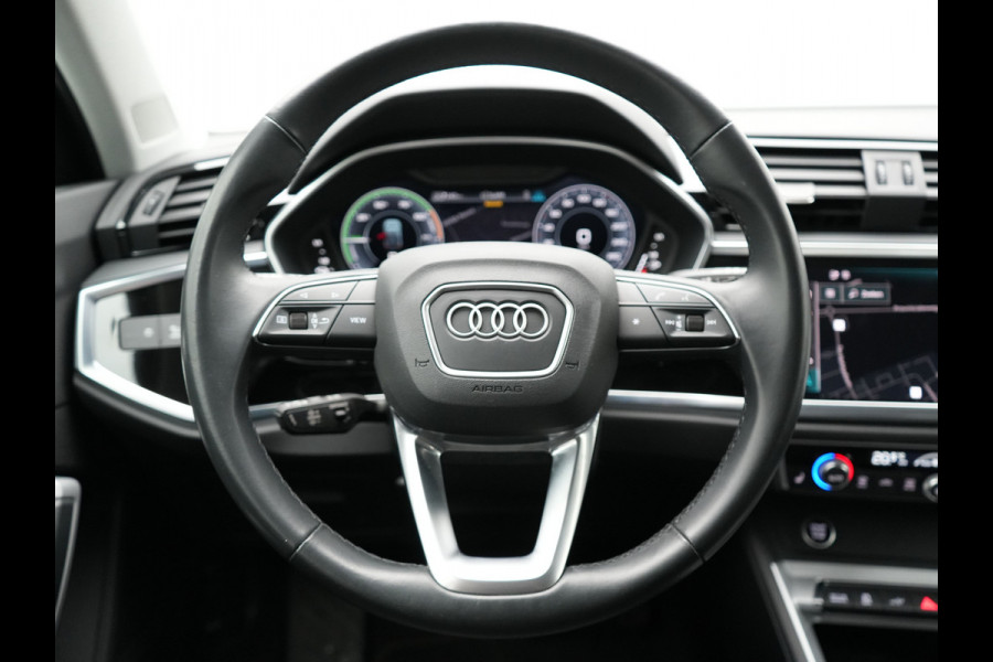 Audi Q3 Sportback 45 TFSI e Edition Plug in Hybrid Nano Grey Metallic 245pk PHEV | Navigatie | Adaptive Cruise | Trekhaak af Fabriek | Stoelverwarming | DAB | Climate Control | Virtual |