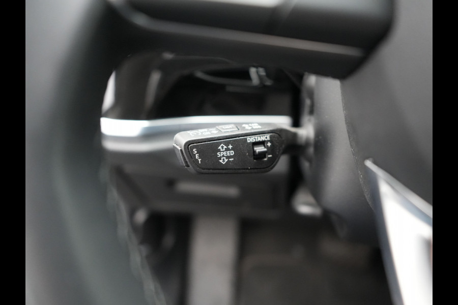 Audi Q3 Sportback 45 TFSI e Edition Plug in Hybrid Nano Grey Metallic 245pk PHEV | Navigatie | Adaptive Cruise | Trekhaak af Fabriek | Stoelverwarming | DAB | Climate Control | Virtual |