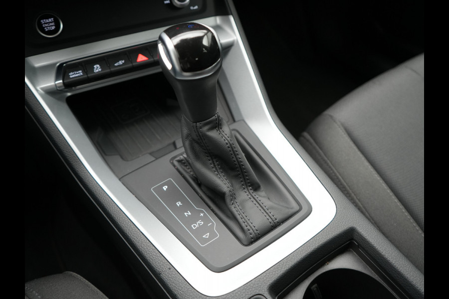 Audi Q3 Sportback 45 TFSI e Edition Plug in Hybrid Nano Grey Metallic 245pk PHEV | Navigatie | Adaptive Cruise | Trekhaak af Fabriek | Stoelverwarming | DAB | Climate Control | Virtual |