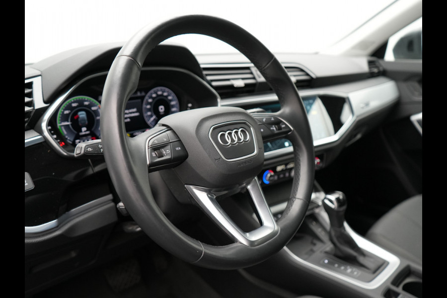 Audi Q3 Sportback 45 TFSI e Edition Plug in Hybrid Nano Grey Metallic 245pk PHEV | Navigatie | Adaptive Cruise | Trekhaak af Fabriek | Stoelverwarming | DAB | Climate Control | Virtual |