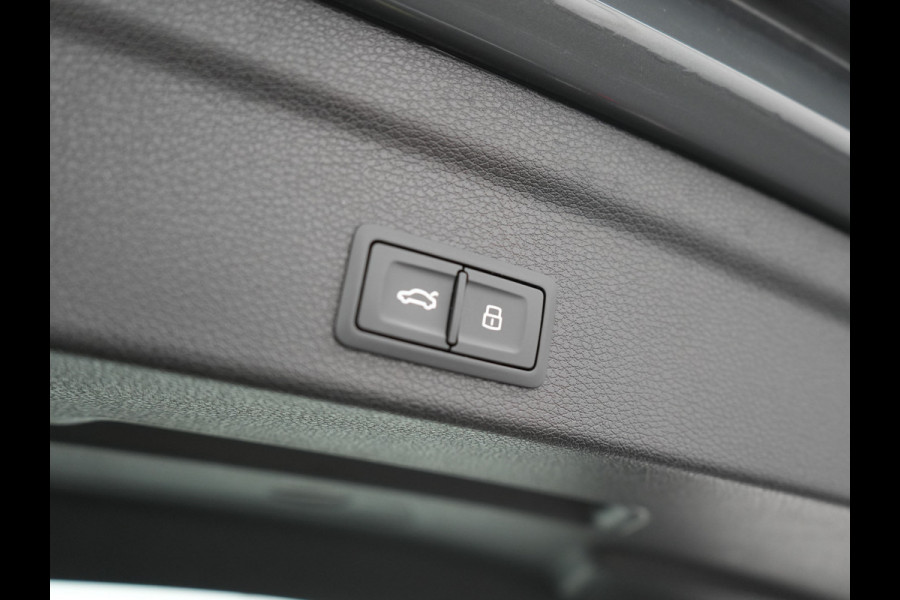 Audi Q3 Sportback 45 TFSI e Edition Plug in Hybrid Nano Grey Metallic 245pk PHEV | Navigatie | Adaptive Cruise | Trekhaak af Fabriek | Stoelverwarming | DAB | Climate Control | Virtual |