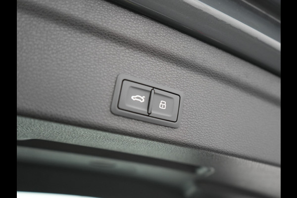 Audi Q3 Sportback 45 TFSI e Edition Plug in Hybrid Nano Grey Metallic 245pk PHEV | Navigatie | Adaptive Cruise | Trekhaak af Fabriek | Stoelverwarming | DAB | Climate Control | Virtual |