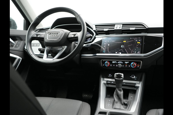Audi Q3 Sportback 45 TFSI e Edition Plug in Hybrid Nano Grey Metallic 245pk PHEV | Navigatie | Adaptive Cruise | Trekhaak af Fabriek | Stoelverwarming | DAB | Climate Control | Virtual |