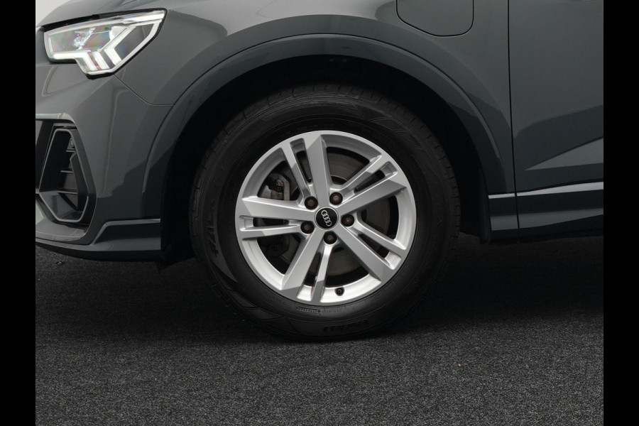 Audi Q3 Sportback 45 TFSI e Edition Plug in Hybrid Nano Grey Metallic 245pk PHEV | Navigatie | Adaptive Cruise | Trekhaak af Fabriek | Stoelverwarming | DAB | Climate Control | Virtual |