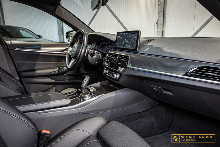 BMW 5 Serie 530e|M-sport|20inch|Pano|H&K|Cam|Trekhaak|Dealer