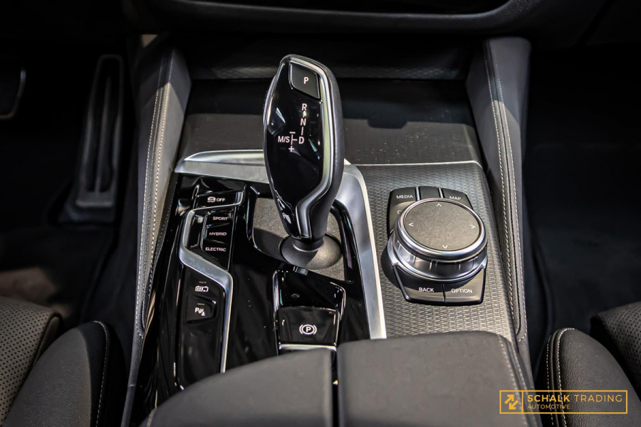 BMW 5 Serie 530e|M-sport|20inch|Pano|H&K|Cam|Trekhaak|Dealer