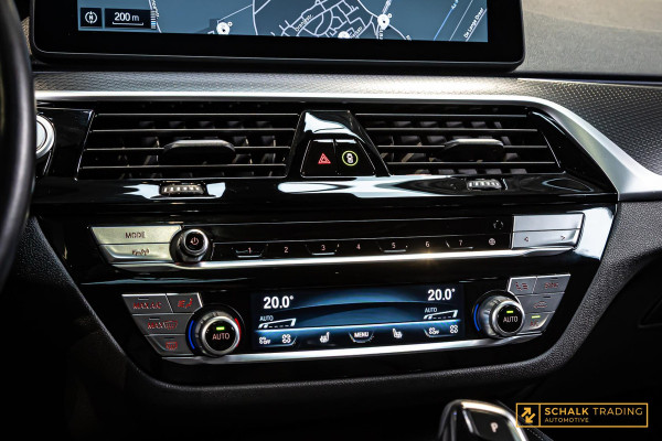 BMW 5 Serie 530e|M-sport|20inch|Pano|H&K|Cam|Trekhaak|Dealer