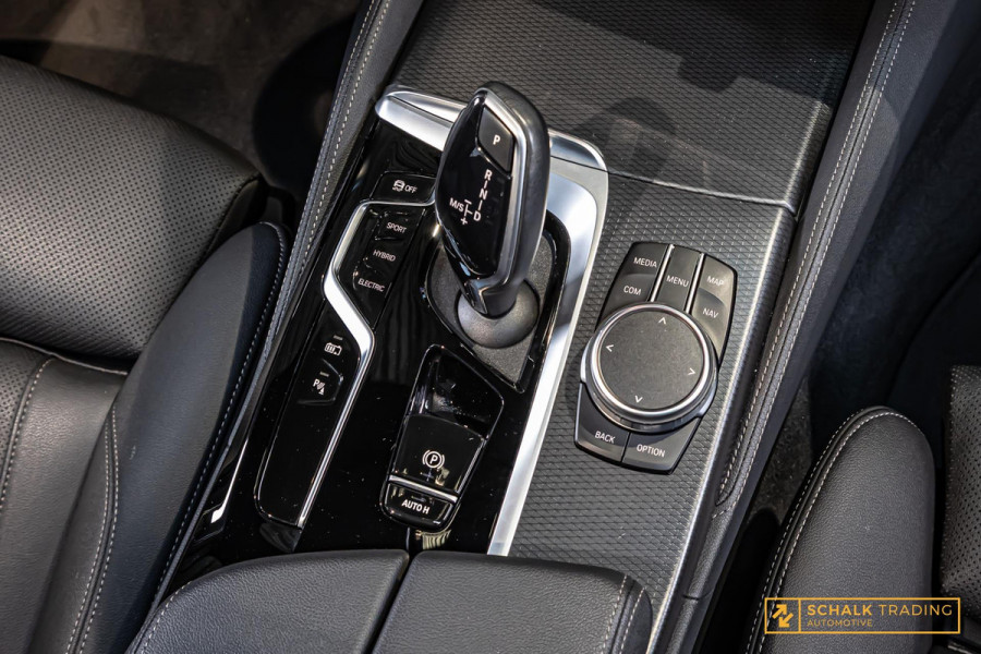 BMW 5 Serie 530e|M-sport|20inch|Pano|H&K|Cam|Trekhaak|Dealer