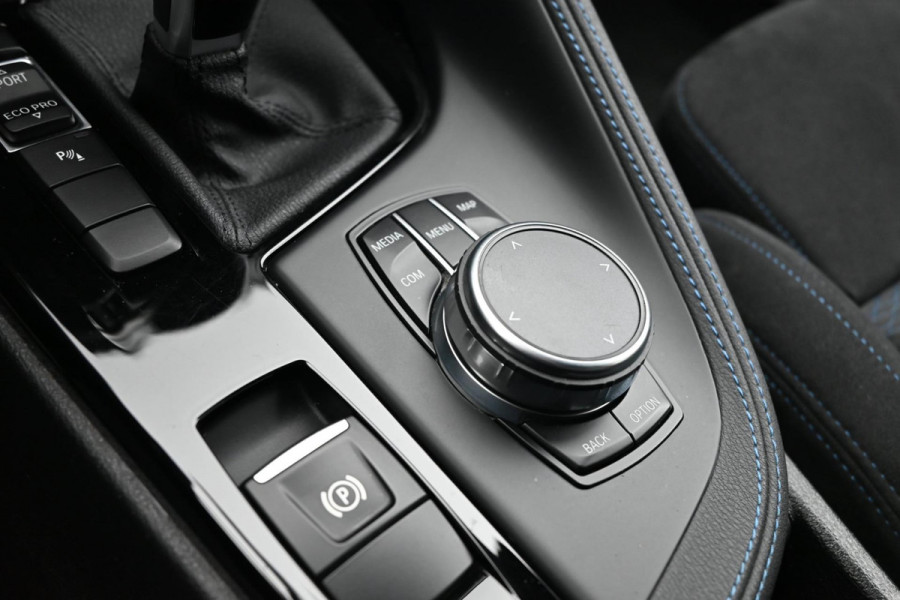 BMW X2 SDrive18i High Executive M-Sport Trekhaak Camera Keyless LED 19''